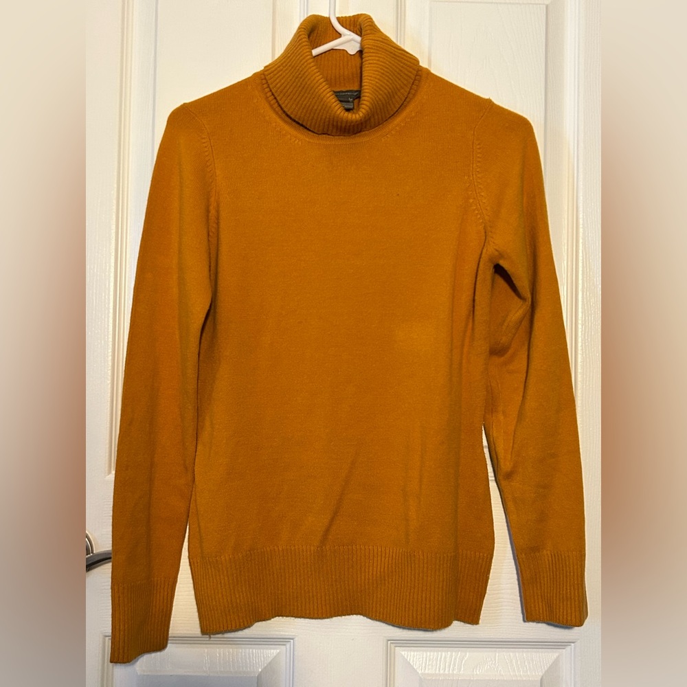 Never worn mustard sweater